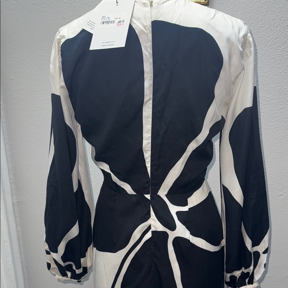 Rafaella Cala de la Cruz Chic Monochrome Long Sleeve Dress - Picture 10 of 11